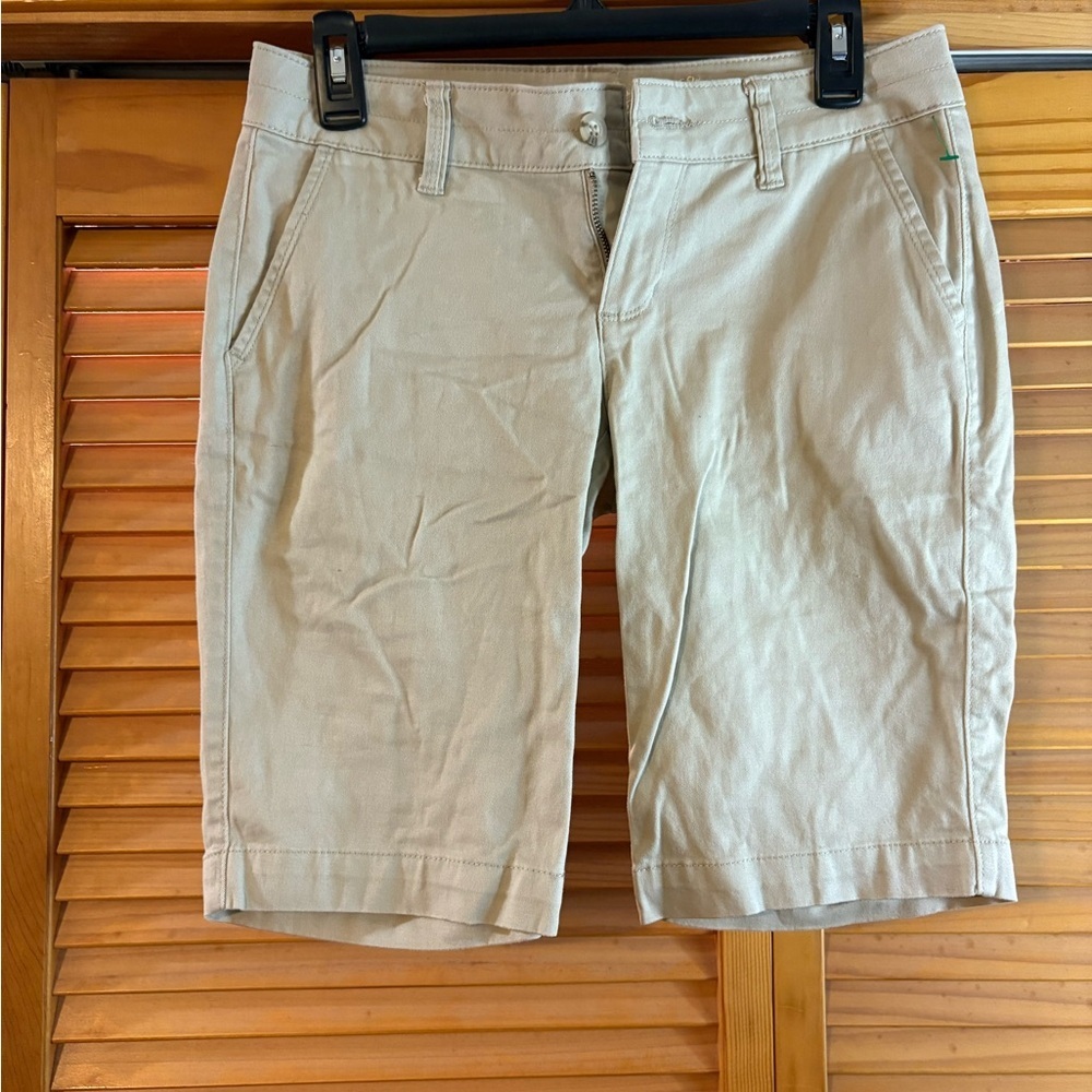 Arizona Jean Company Men's Beige Flat Front Shorts